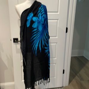 Women’s Black Tropical Print Sarong